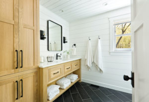 How to Smartly Create a Big Bathroom Design
